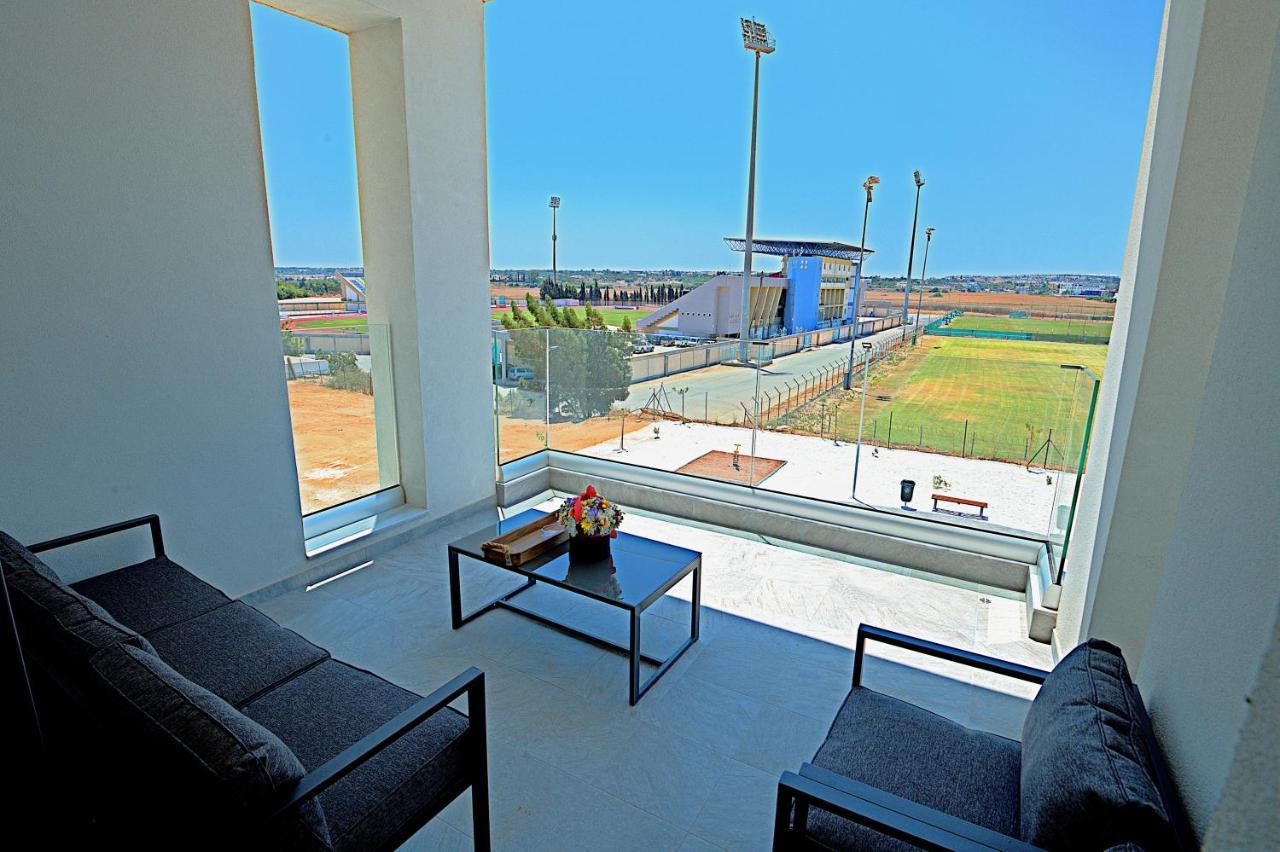Golden Tree Apartment Paralimni Exteriér fotografie
