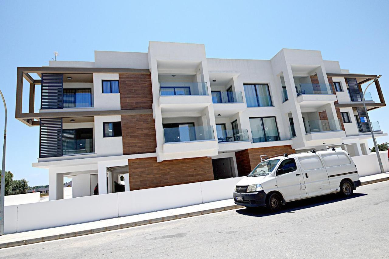 Golden Tree Apartment Paralimni Exteriér fotografie
