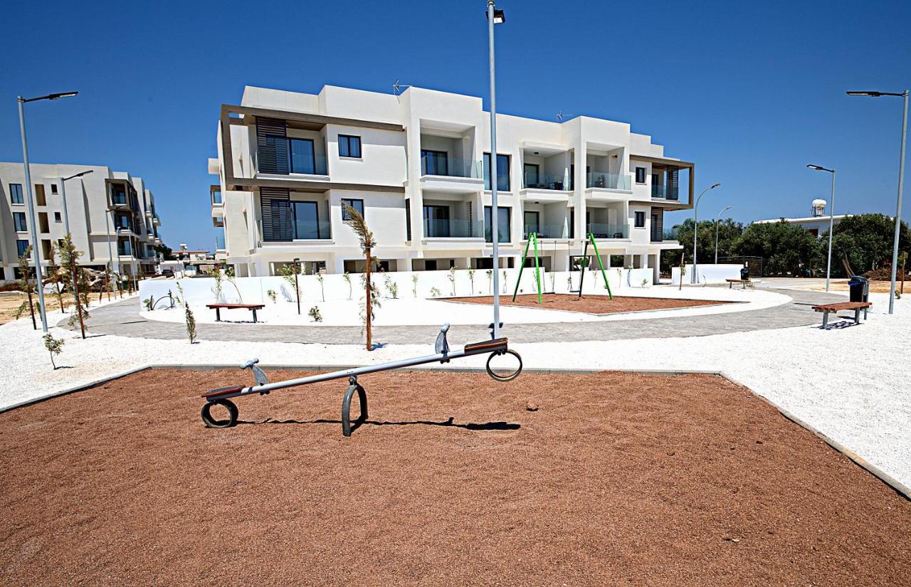 Golden Tree Apartment Paralimni Exteriér fotografie