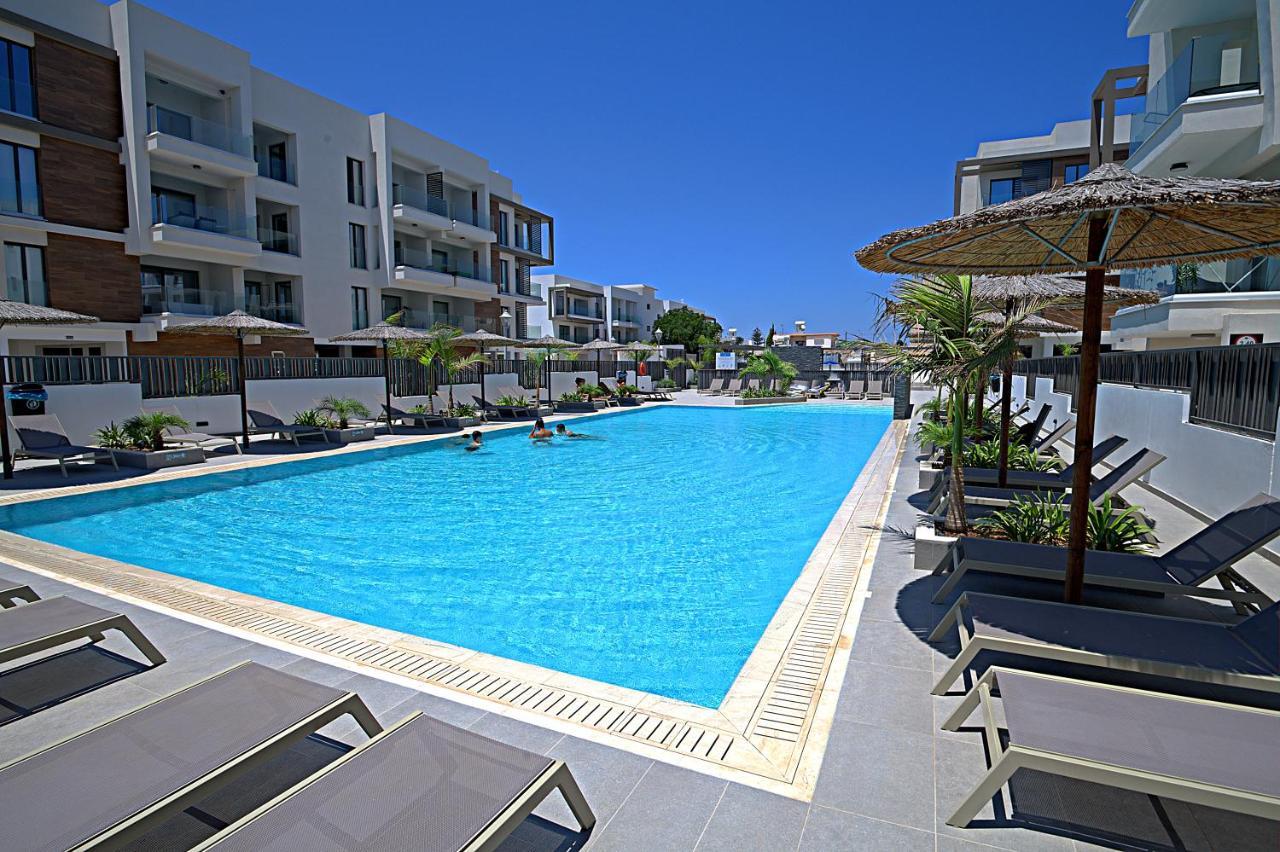 Golden Tree Apartment Paralimni Exteriér fotografie