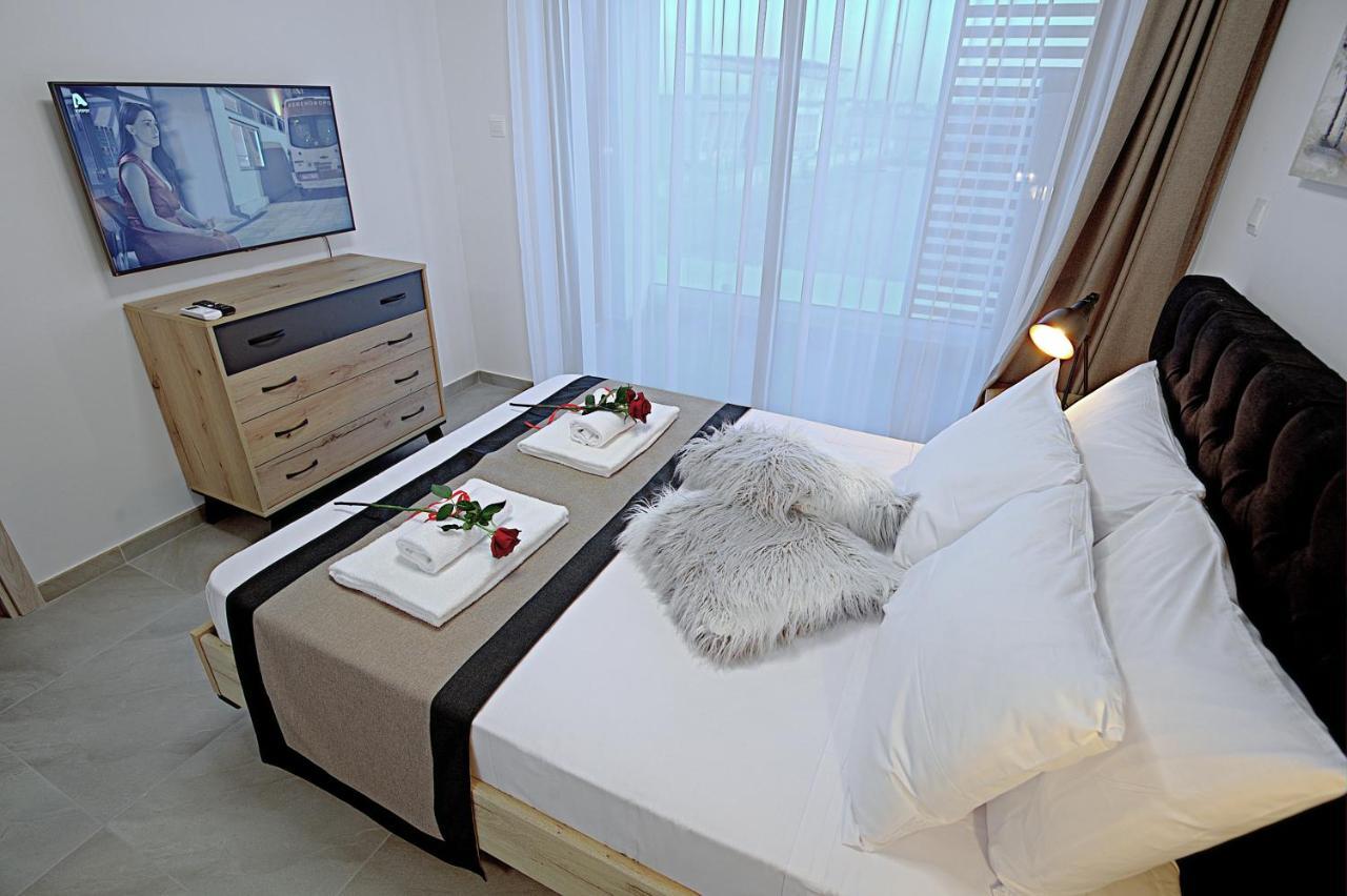Golden Tree Apartment Paralimni Exteriér fotografie